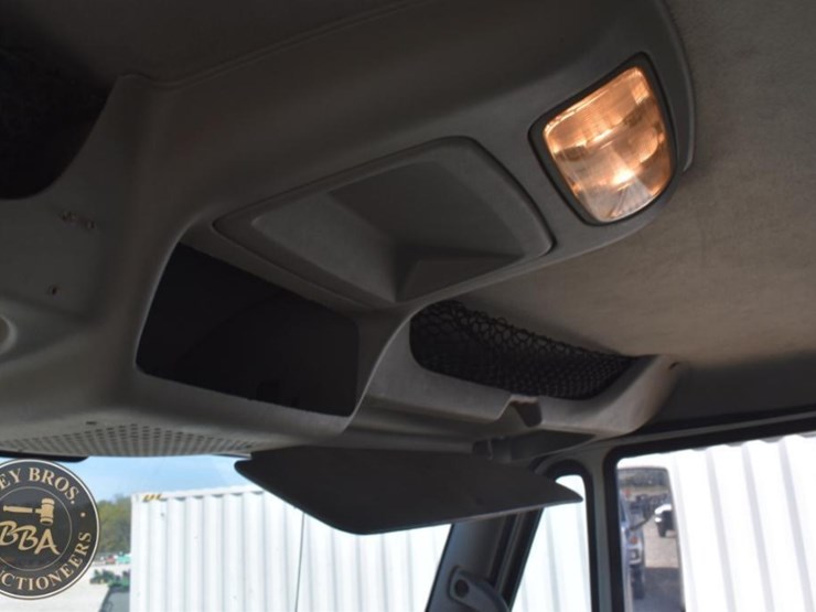 2012-international-durastar-4300-image-76