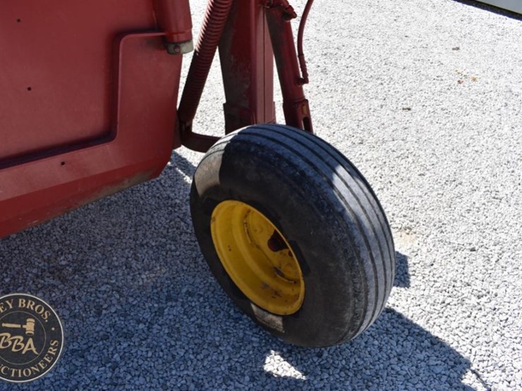 new-holland-h7230-image-30