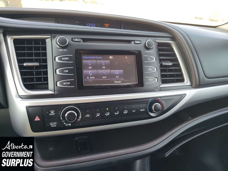 2015-toyota-highlander-image-12