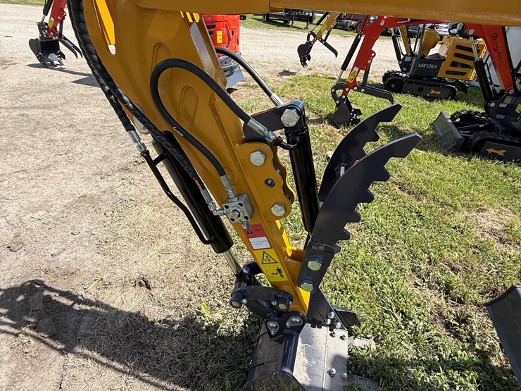 #605-•-2025-cfg-industrial-mx20r-hydraulic-track-type-mini-excavator-image-14
