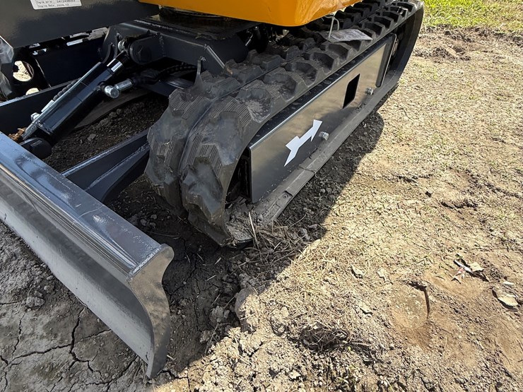 #607-•-2025-cfg-industrial-qk18r-hydraulic-track-type-mini-excavator-image-14