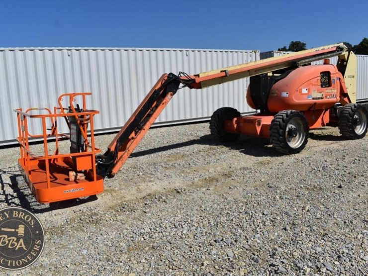 2013-jlg-600aj-image-1