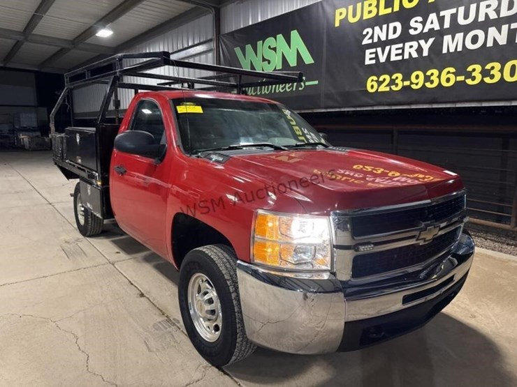 2010-chevrolet-silverado-2500hd-image-2