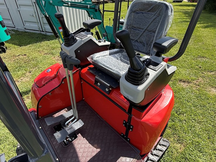 #613-•-2025-cfg-industrial-qk20r-hydraulic-track-type-mini-excavator-image-14