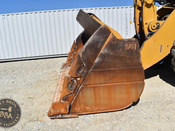 2016-caterpillar-982m-image-57