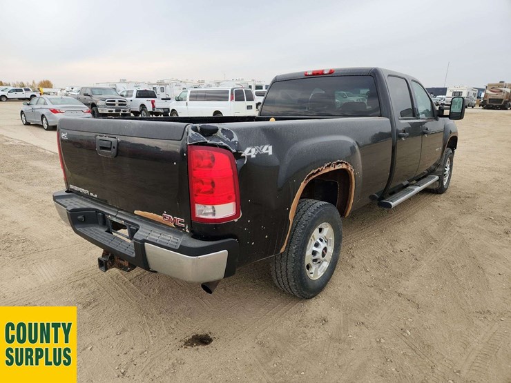 2013-gmc-sierra-2500hd-image-4