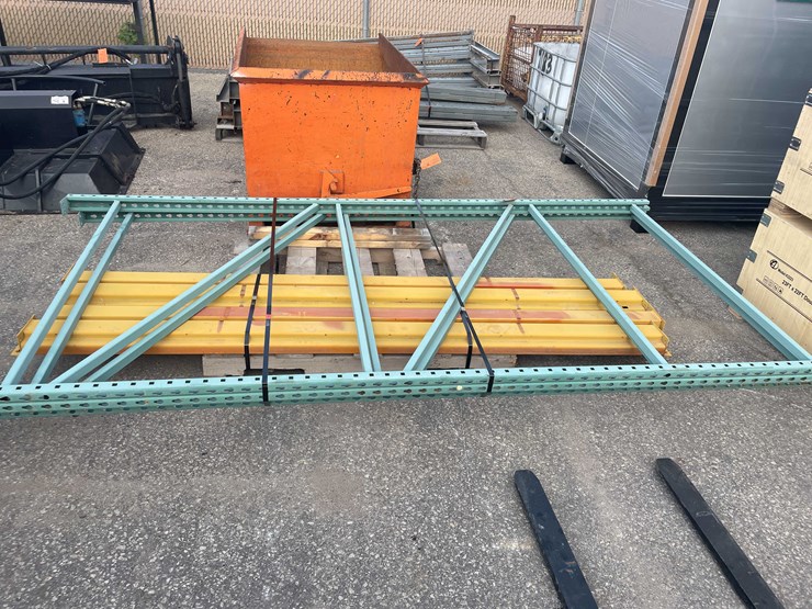 #3074-•-teardrop-pallet-racking-(o8)-image-1
