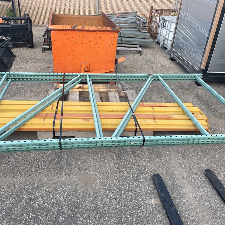 #3074 • Teardrop Pallet Racking (O8)