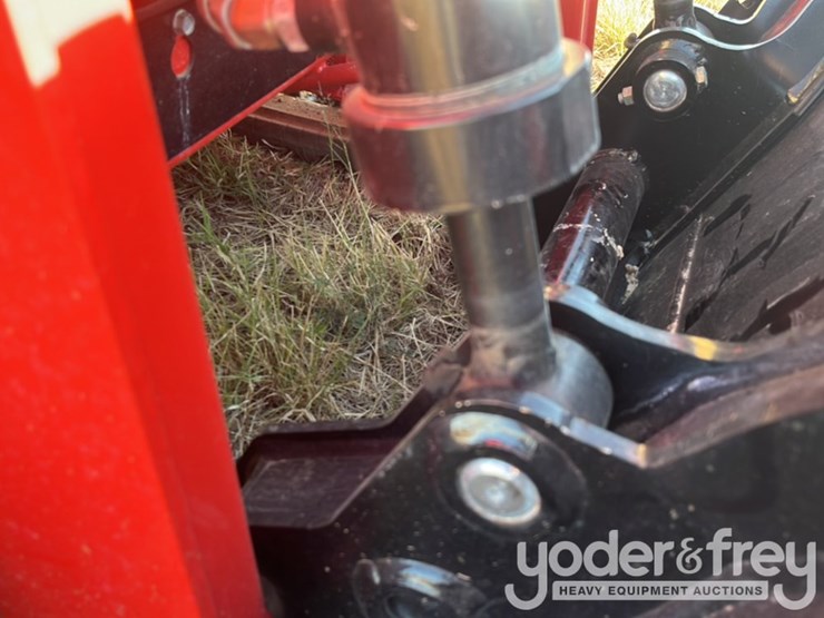 2023-manitou-1050rt-image-30