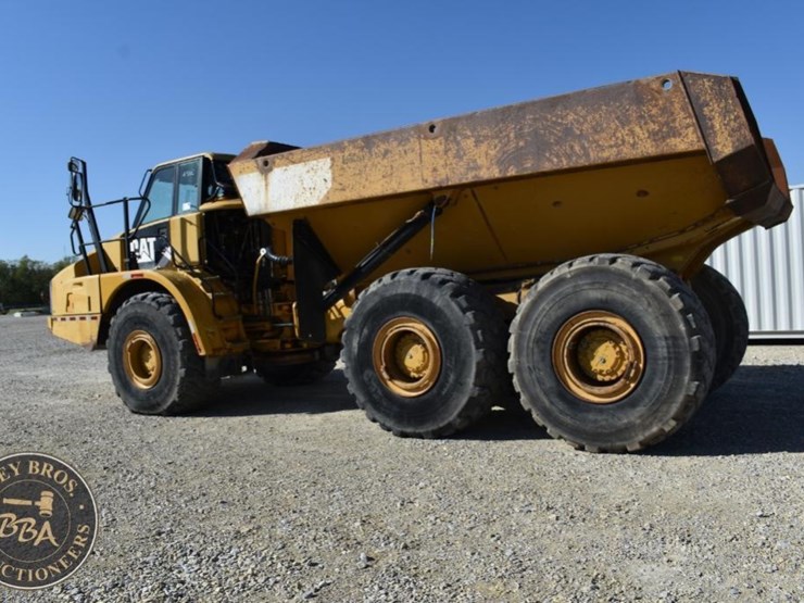 2011-caterpillar-740b-image-24