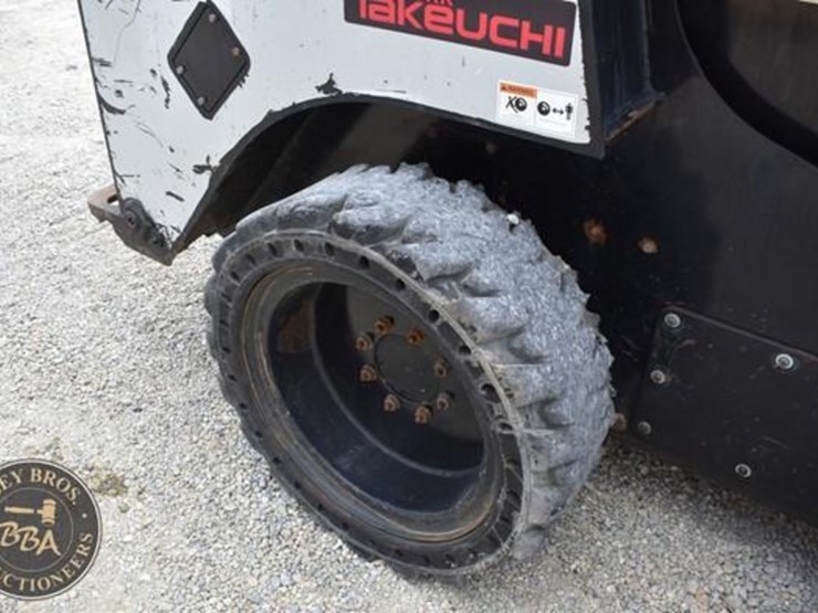 2016-takeuchi-ts80v2-image-15
