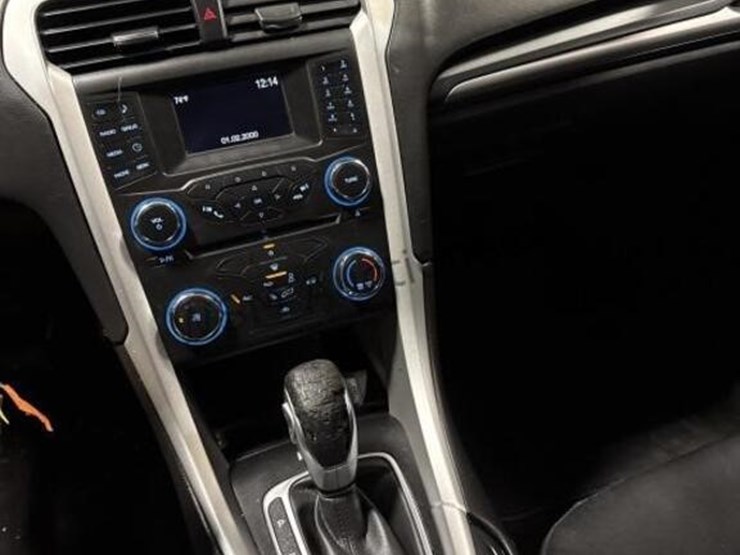 2016-ford-fusion-se-sdn-image-20