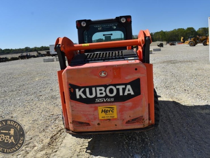 2017-kubota-ssv65-image-43