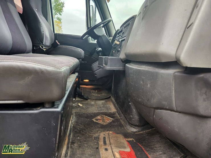 2012-international-durastar-4300-image-16