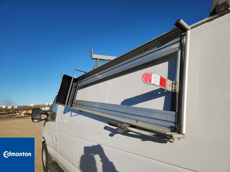 2012-ford-cargo-image-29