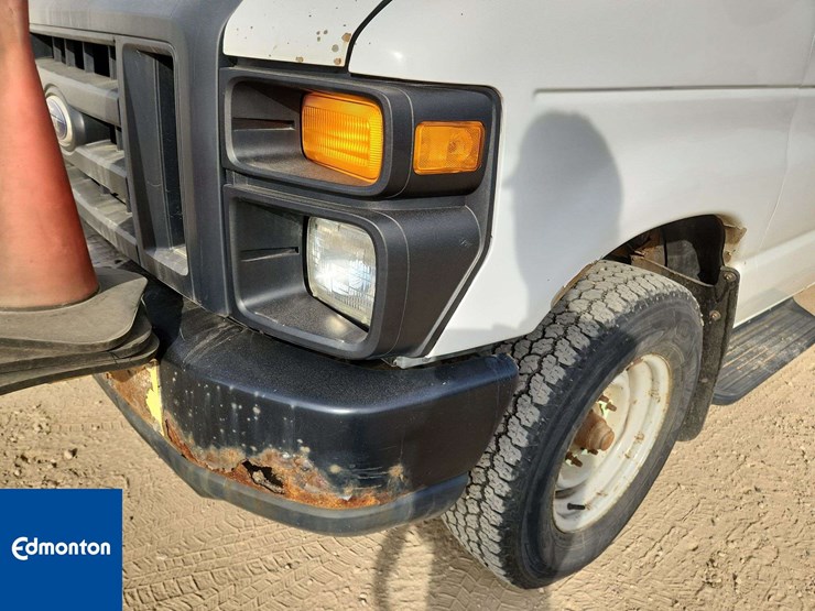 2012-ford-cargo-image-31