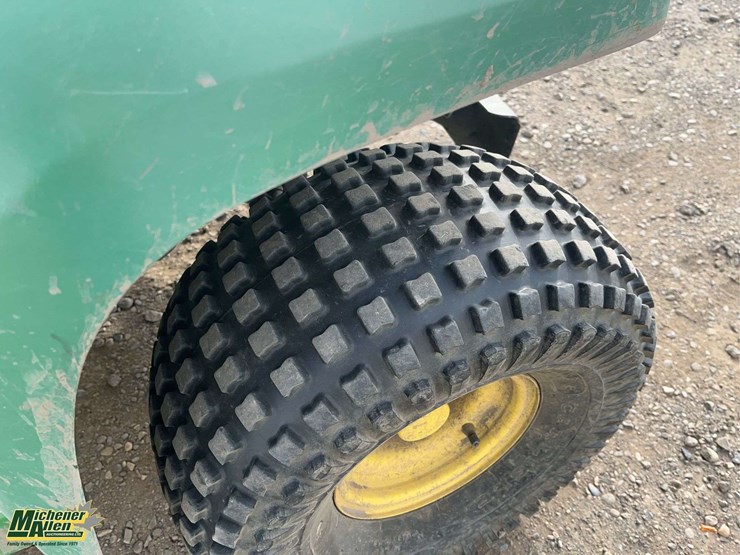 john-deere-gator-image-11