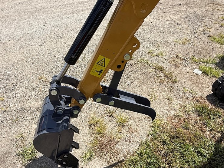 #601-•-2025-cfg-industrial-mx12r-hydraulic-track-type-mini-excavator-image-8