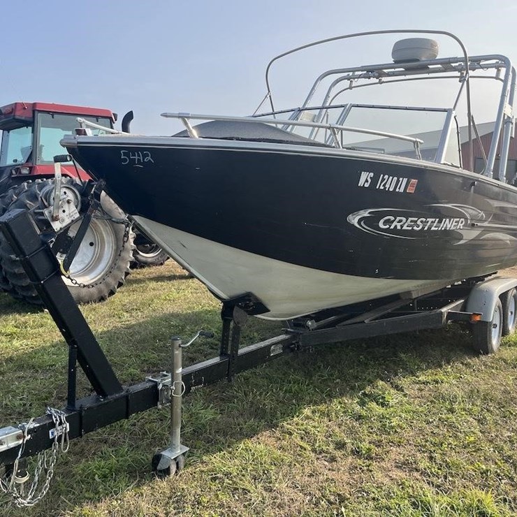 Crestliner 1850 Fishing Boat