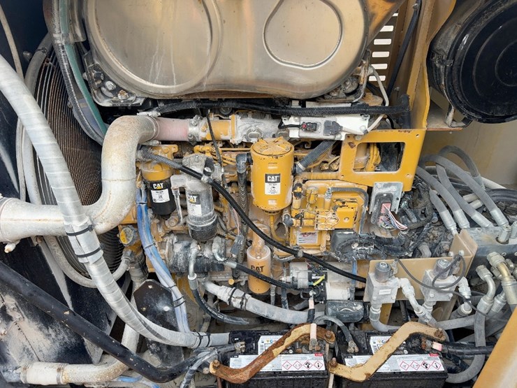 2016-caterpillar-c7-image-21
