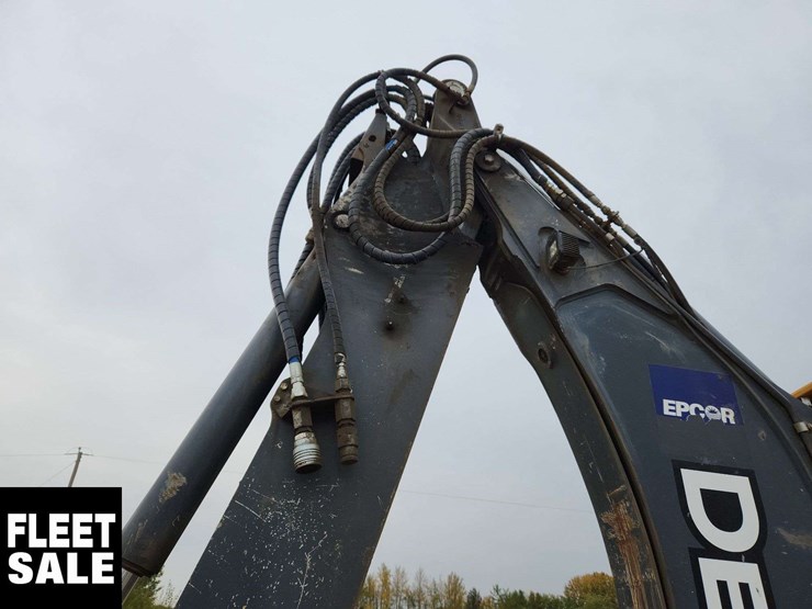 2015-deere-410l-image-38