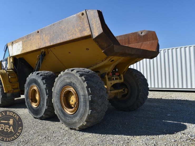 2011-caterpillar-740b-image-28