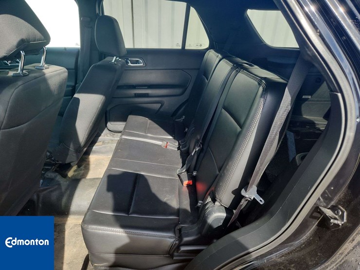 2016-ford-explorer-image-14