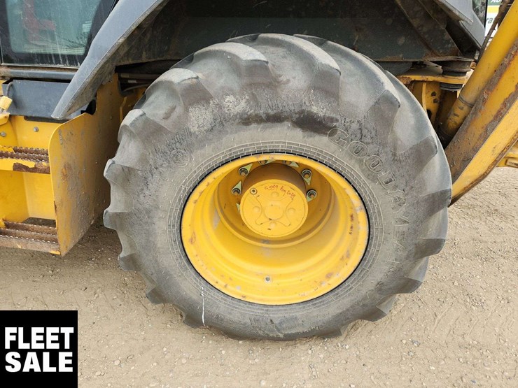 2015-deere-410l-image-30