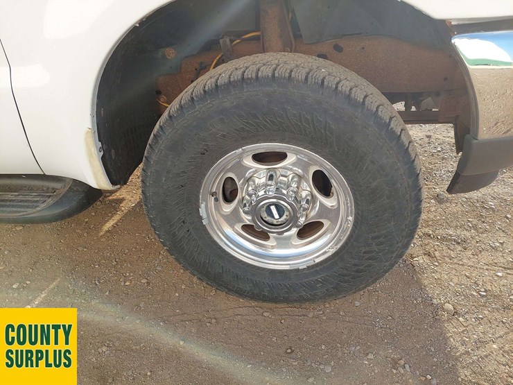 2004-ford-excursion-image-17