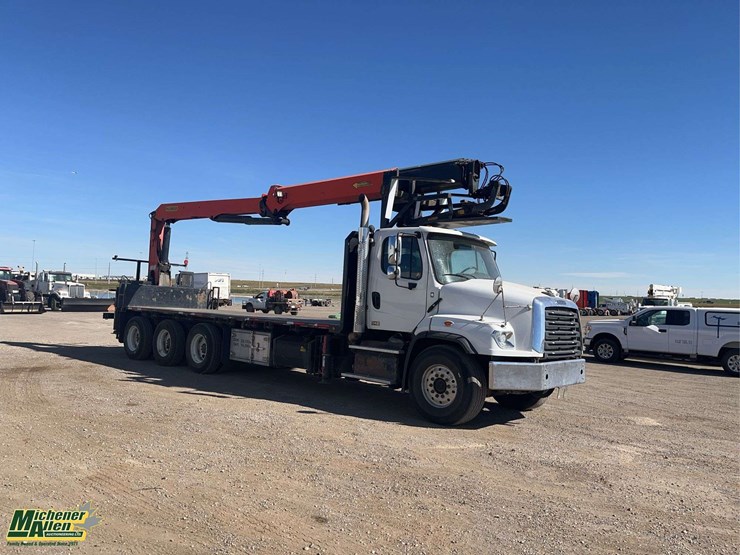 2017-freightliner-114sd-image-6