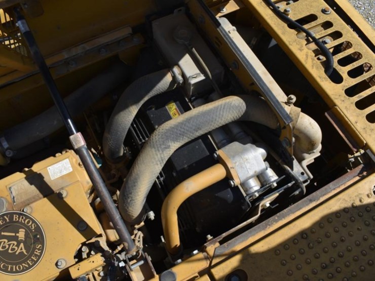 2011-caterpillar-312d-image-44