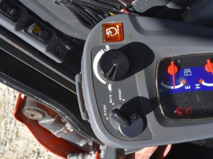 2017-kubota-ssv65-image-85
