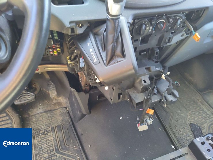 2015-ford-transit-image-14