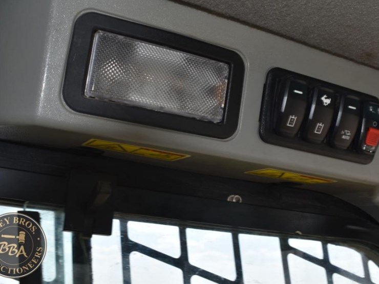 2022-caterpillar-299d3-image-16