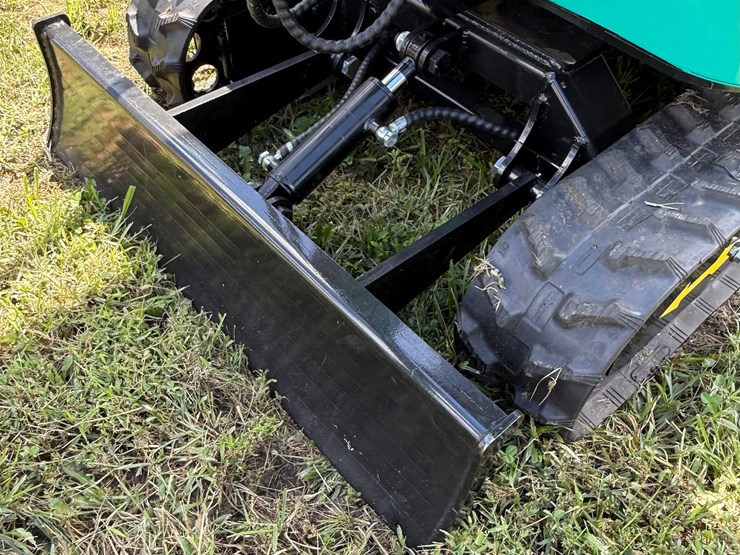 #606-•-2025-cfg-industrial-h15r-hydraulic-track-type-mini-excavator-image-11
