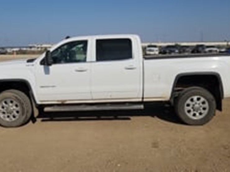 2015-gmc-sierra-2500hd-image-5
