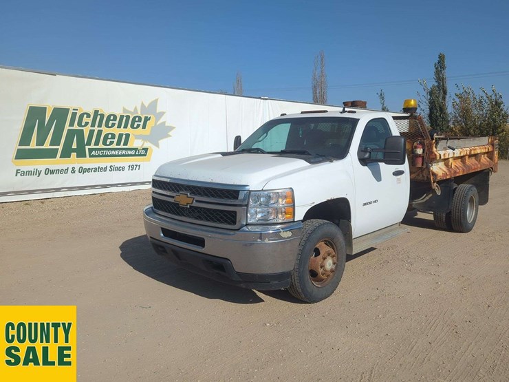 2012-chevrolet-silverado-3500hd-image-1