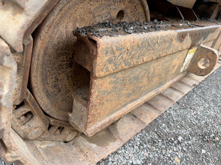 2016-caterpillar-c7-image-13