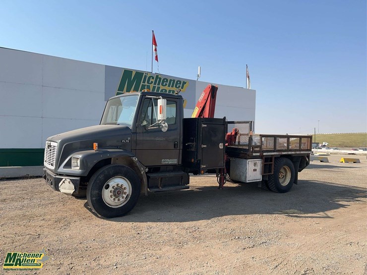 1995-freightliner-fl70-image-1