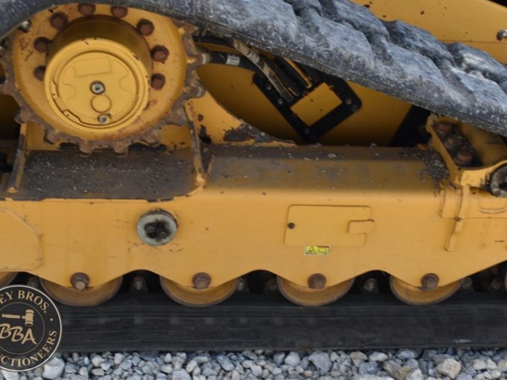 2020-caterpillar-299d3-image-33