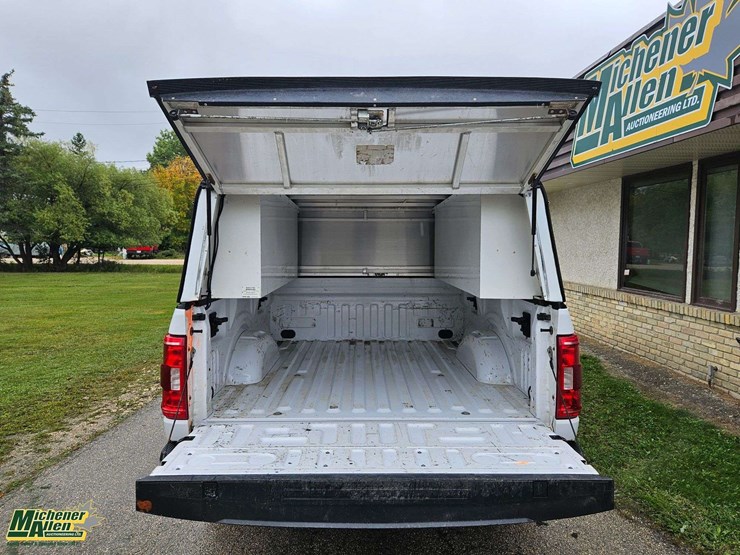 2021-ford-f150-image-26