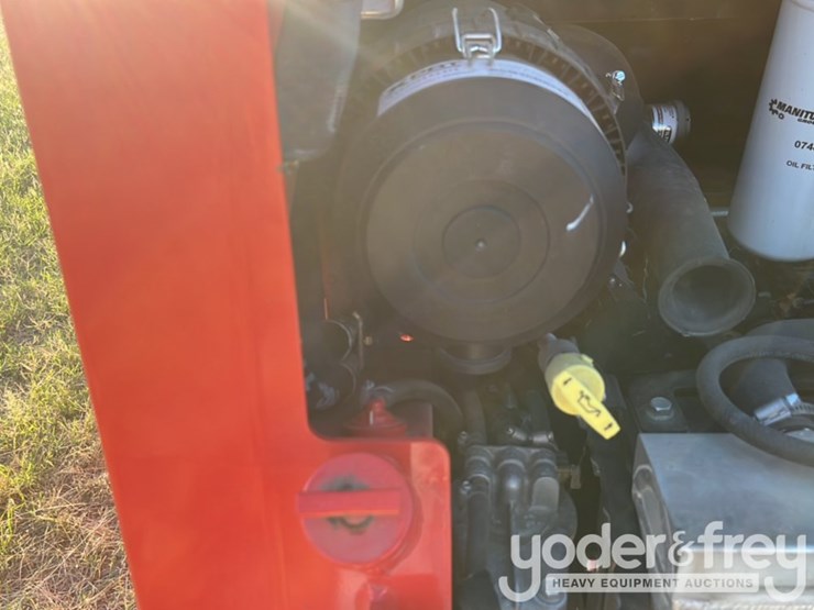 2023-manitou-1050rt-image-17