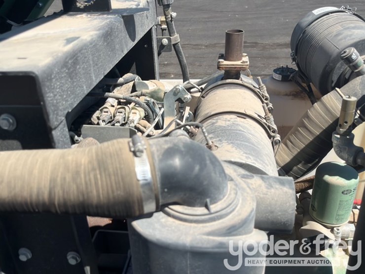 2023-sullair-185-cfm-image-13