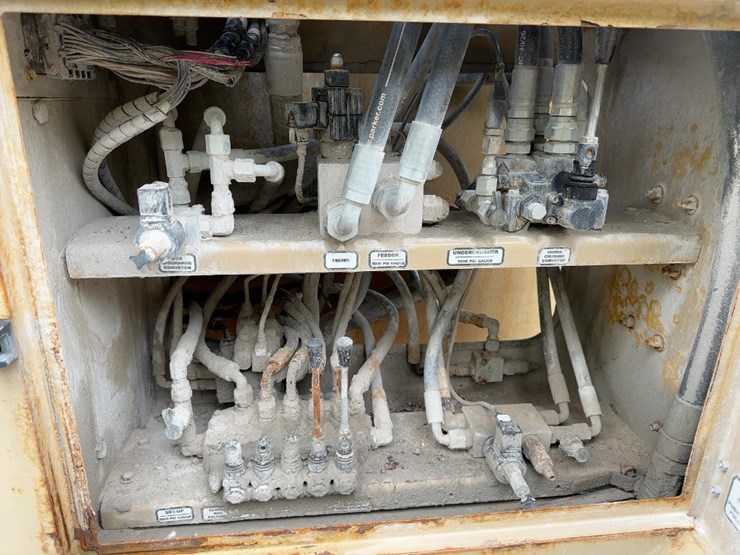 2016-caterpillar-c7-image-27