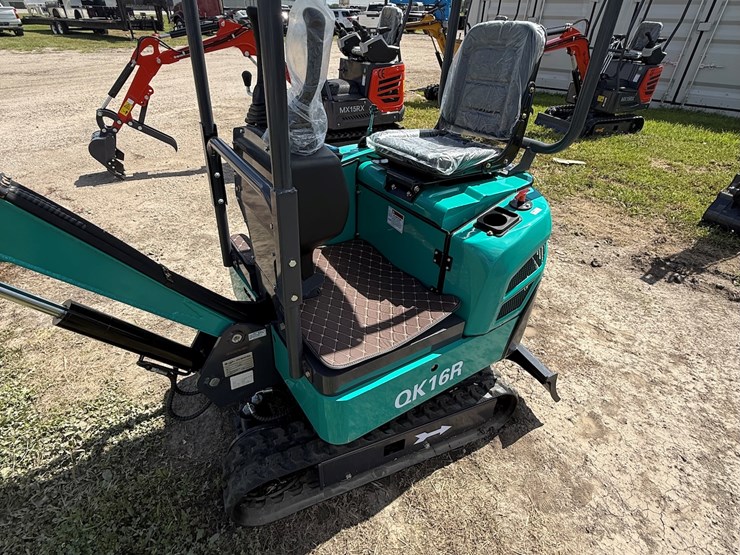 #604-•-2025-cfg-industrial-qk16r-hydraulic-track-type-mini-excavator-image-16