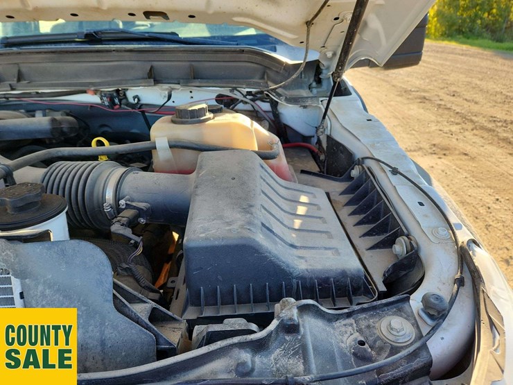 2013-ford-f550-image-11