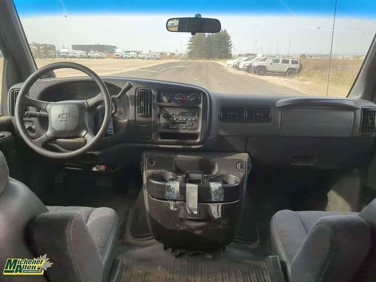 2001-chevrolet-express-3500-image-26