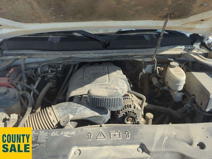 2012-chevrolet-silverado-3500hd-image-28