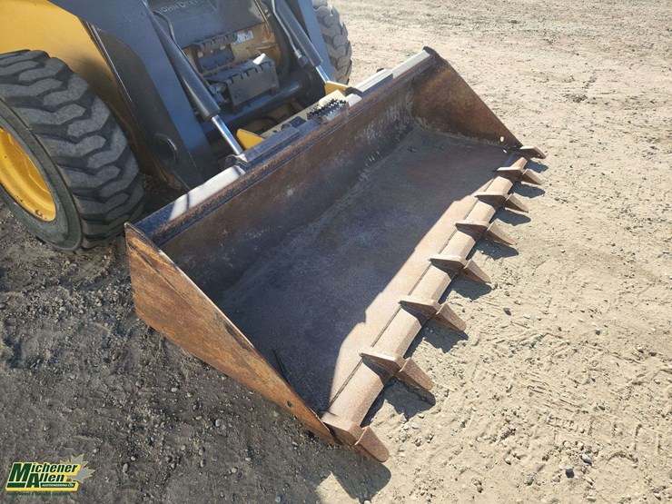 deere-326e-image-19