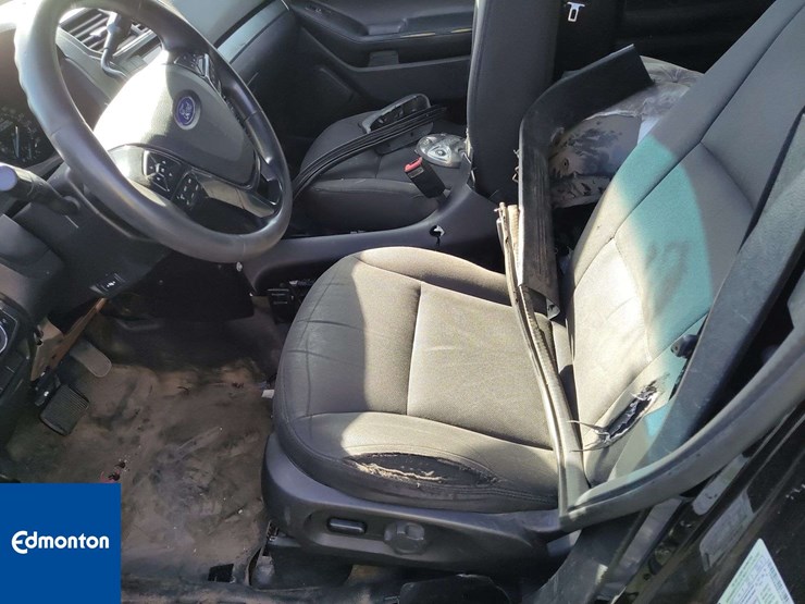2018-ford-explorer-image-12